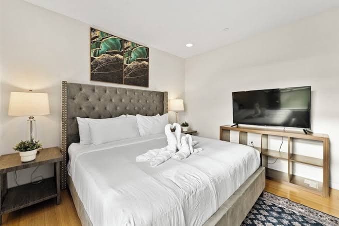 Furnished Apartment near BMC, Hotel in South Boston