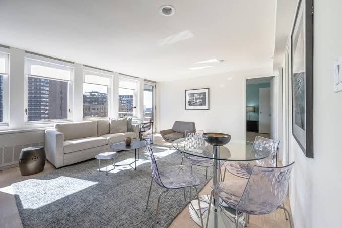One Bedroom Apartment W/ Luxury Amenities, Hotel in Back Bay