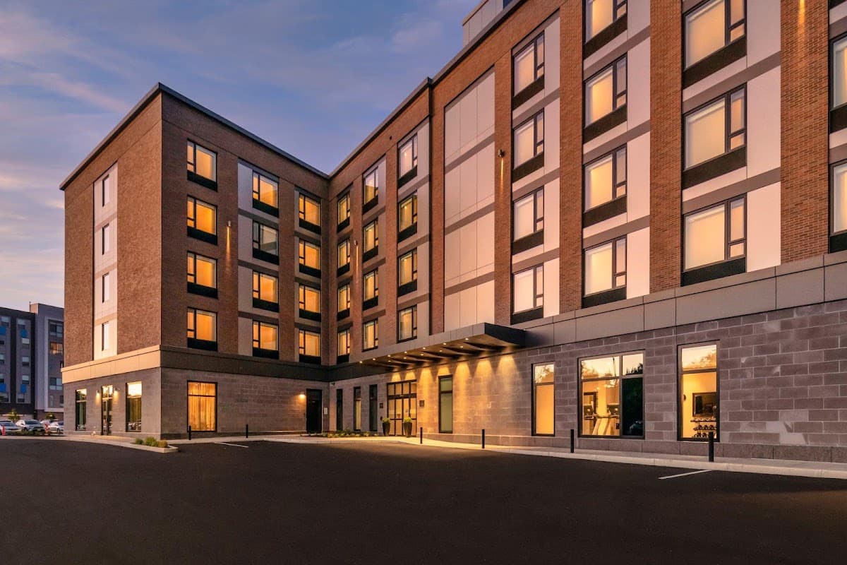 Holiday Inn Express Boston Logan Airport - Revere by IHG, Hotel in Suffolk Downs Station