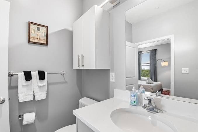 Furnished Apartments near Encore Boston, Aparthotel in Ten Hills