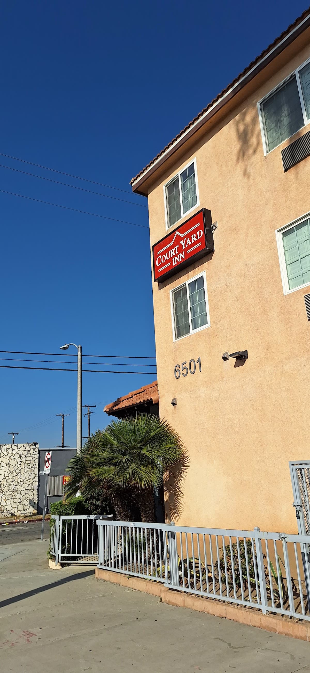 Court Yard Inn, Hotel in Montebello