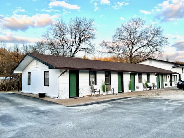 Village Motel, Motel in Branson