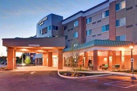 Courtyard by Marriott Long Island Islip/Courthouse Complex, Hotel in Islip Terrace
