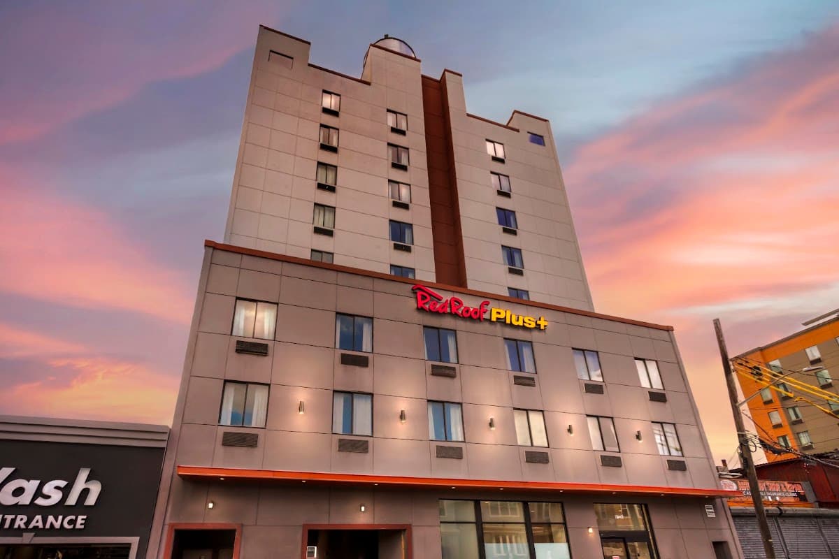 Red Roof PLUS+ Jamaica, NY - JFK Airport, Hotel in Jamaica