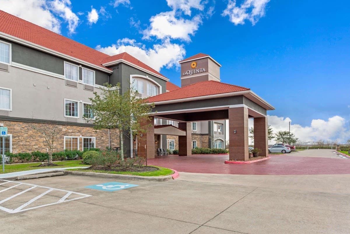 La Quinta Inn & Suites by Wyndham Bridge City, Hotel in Bridge City
