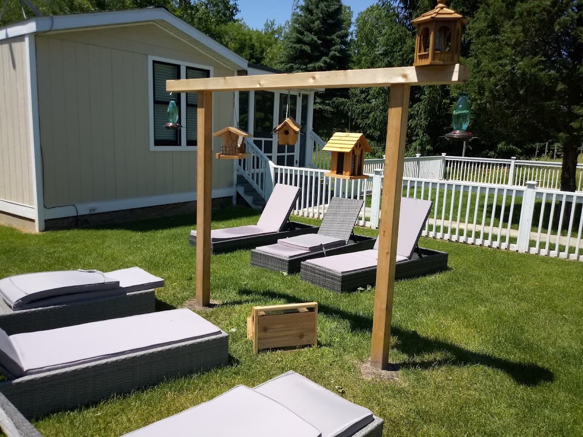 Birds of a Feather Lodge, Lodge in Bridgman