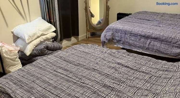 One Bedroom, NYC 45 min by Subway , Brooklyn, Brighton Beach - Entire Place, Hotel in Brighton Beach