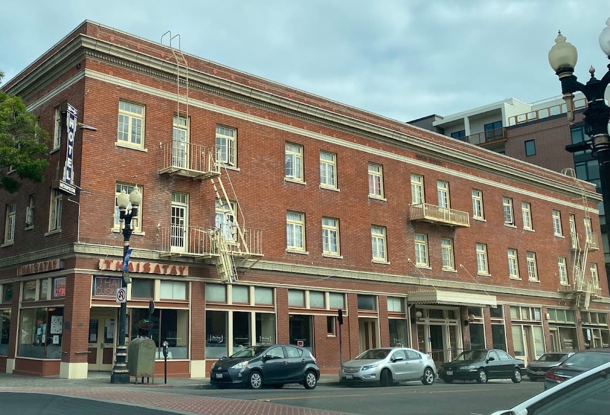 Metropolitan Hotel, Hotel in South San Francisco