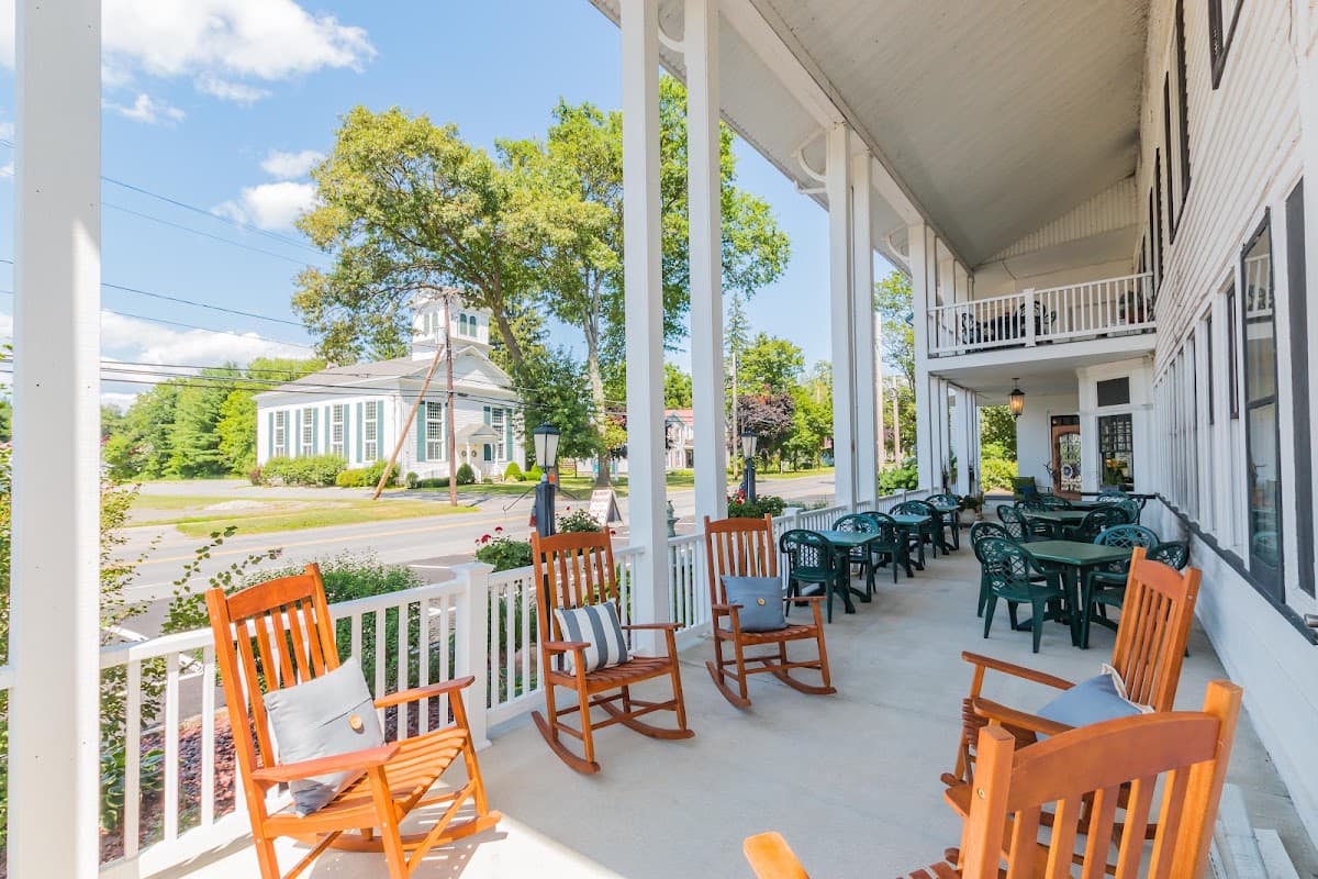 Historic Hotel Broadalbin + 1854 Pub Restaurant + Bar, Hotel in Broadalbin