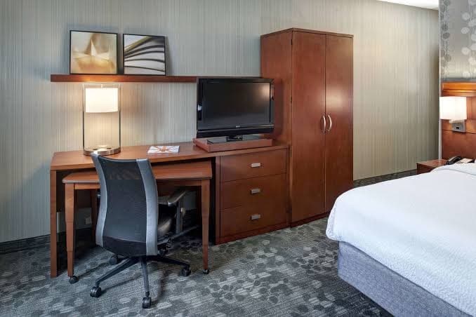 AmericInn by Wyndham Brookfield, Hotel in Brookfield