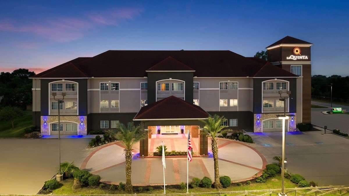 La Quinta Inn & Suites by Wyndham-Brookshire-West Katy, Hotel in Brookshire