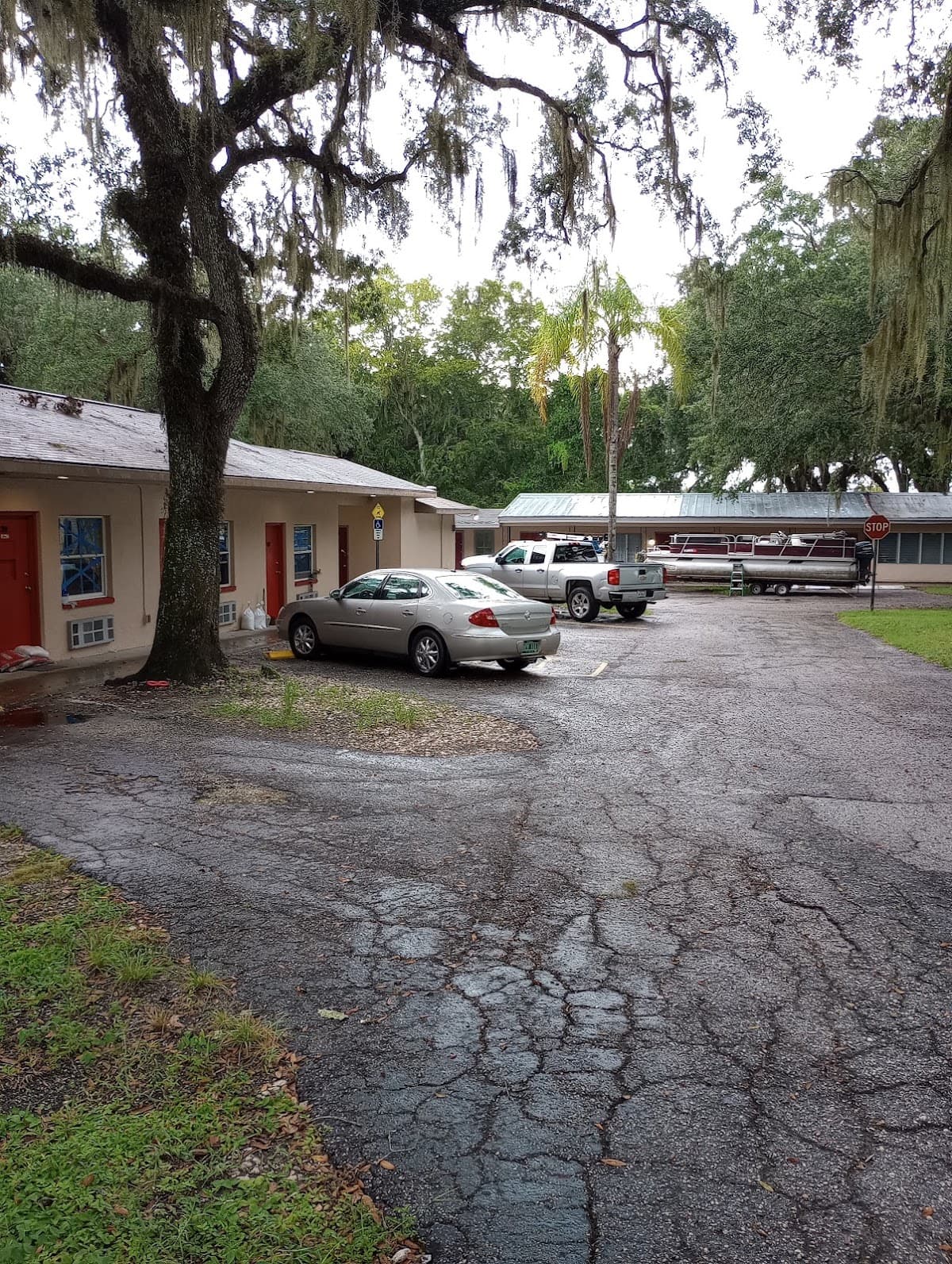 Oaks motel, Motel in Brooksville