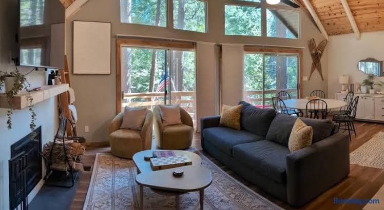 Mountain Haven Near Kirkwood Resort! - Entire Place, Holiday Home in Buckhorn