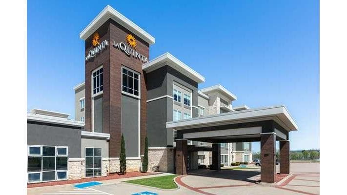 La Quinta Inn & Suites by Wyndham Ft. Worth - Burleson, Hotel in Burleson