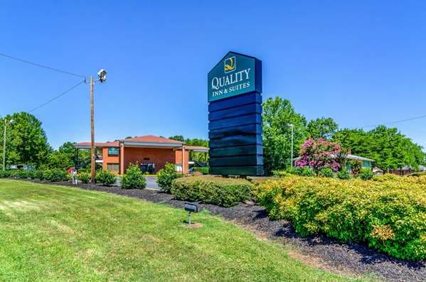 Quality Inn & Suites Creedmoor - Butner, Hotel in Butner
