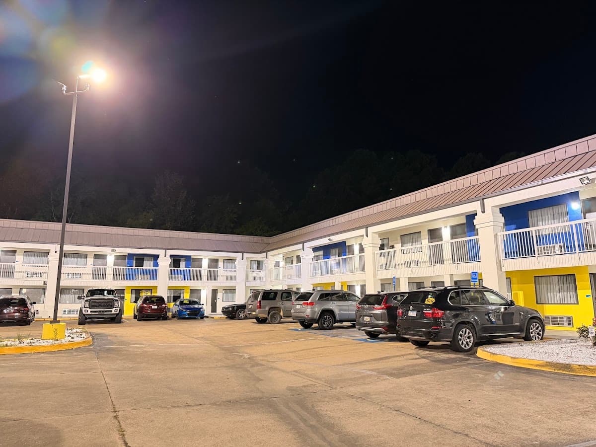 Days Inn & Suites By Wyndham Byram/Jackson, Motel in Byram