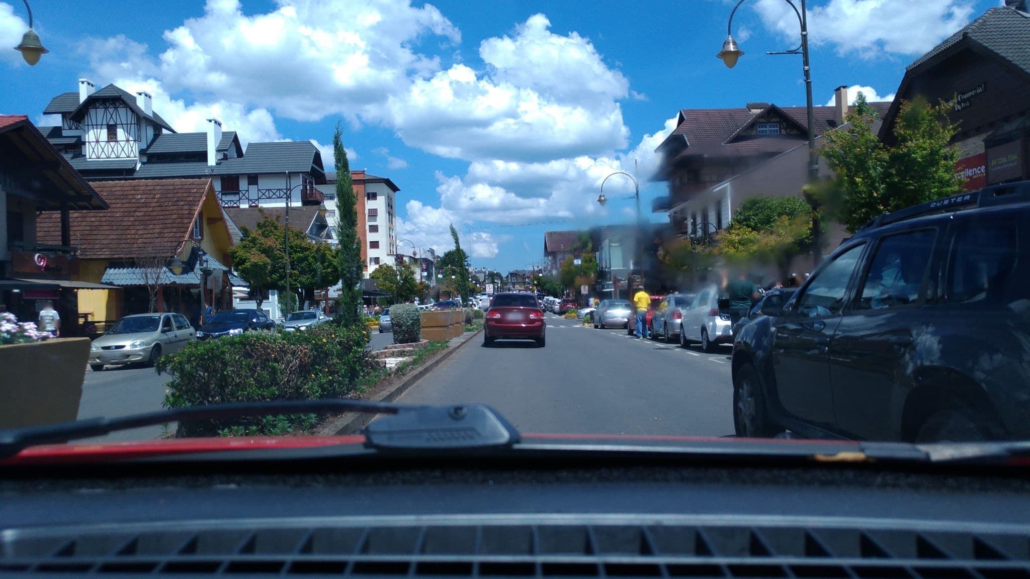 Street view near Hotel Fioreze, Gramado — © viniciusgrassi (CC BY-SA · Mapillary)