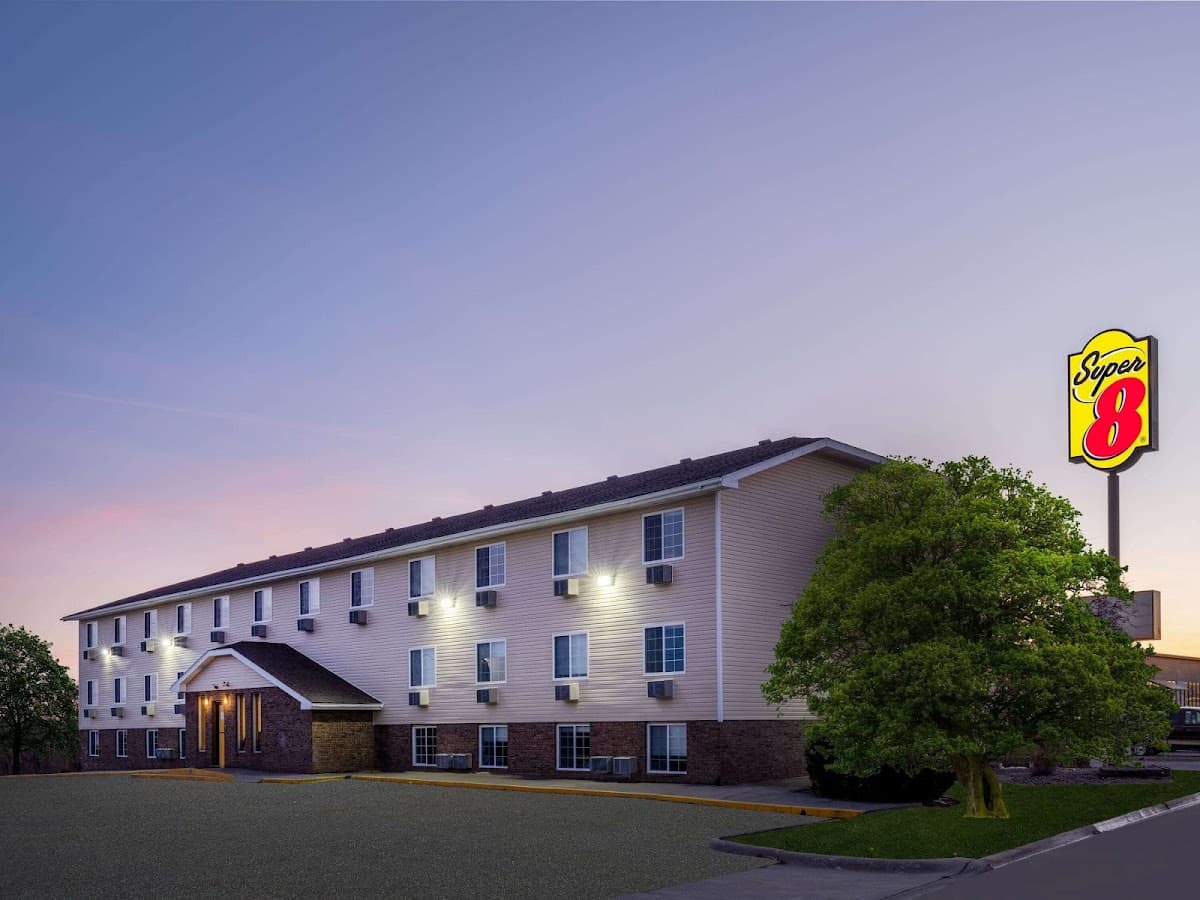 Super 8 by Wyndham Clinton, Hotel in Camanche