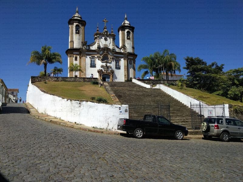Street view near Casa Raiz Cama Café e Prosa, Ouro Preto — © janvanbekkum (CC BY-SA · Mapillary)