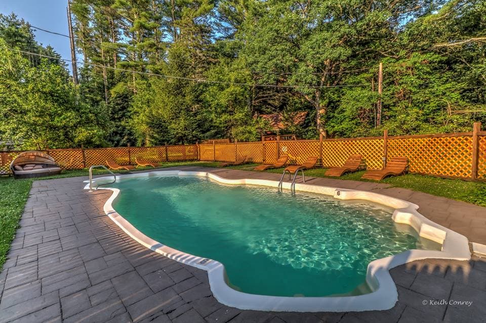 Magnolia Streamside Resort | Family Pocono Resort | Couples Resort Poconos | Wedding & Event Venue, Holiday Home in Canadensis