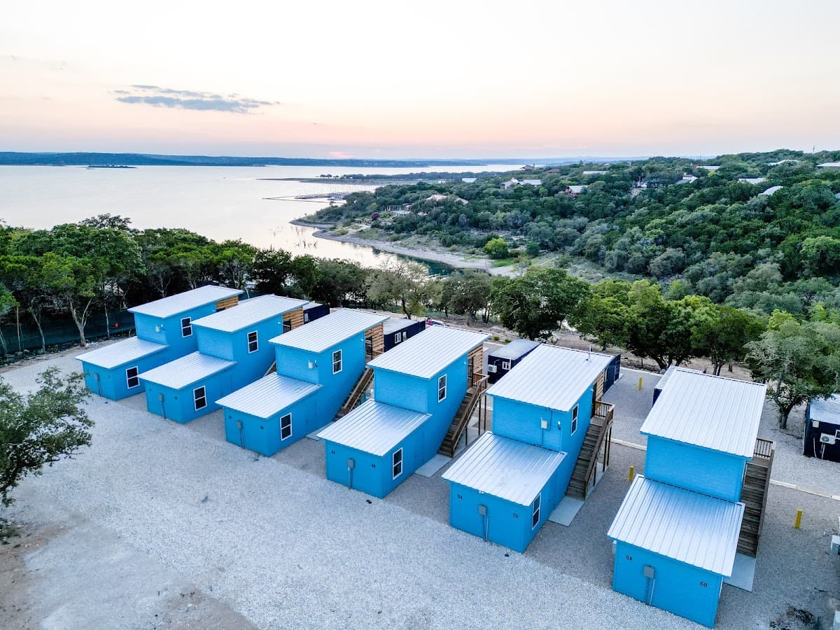 The Container Retreat @ Canyon Lake, Hotel in Canyon Lake