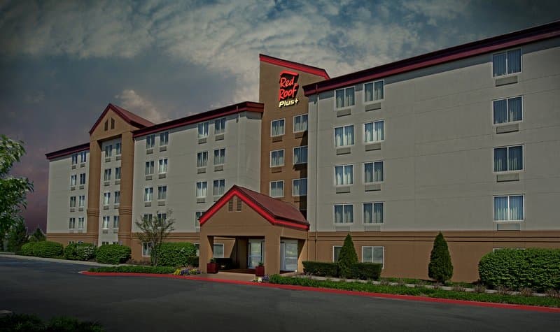 Red Roof PLUS+ Long Island - Garden City, Hotel in East Garden City