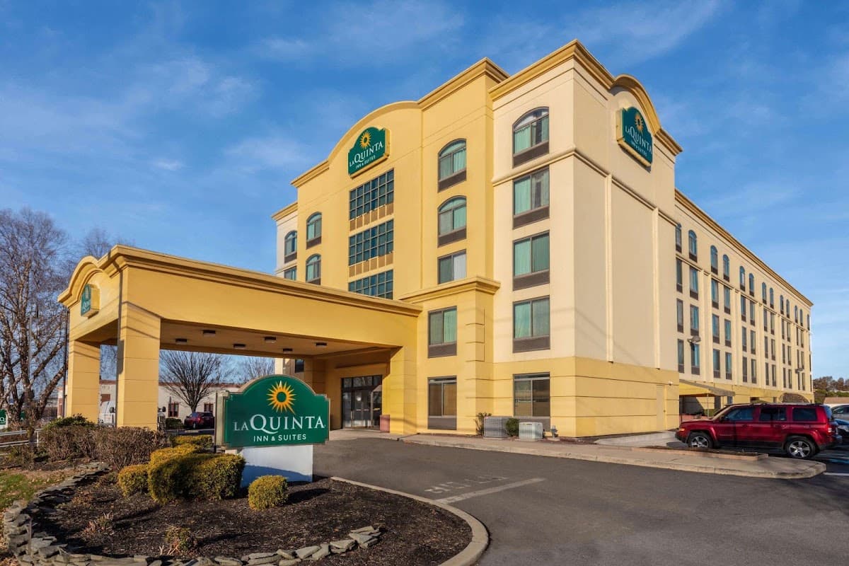 La Quinta Inn & Suites by Wyndham Garden City, Hotel in East Garden City