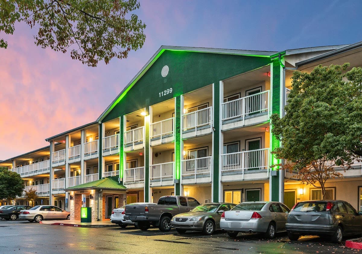 CLOSED - HomeTowne Studios Rancho Cordova, Hotel in Gold River