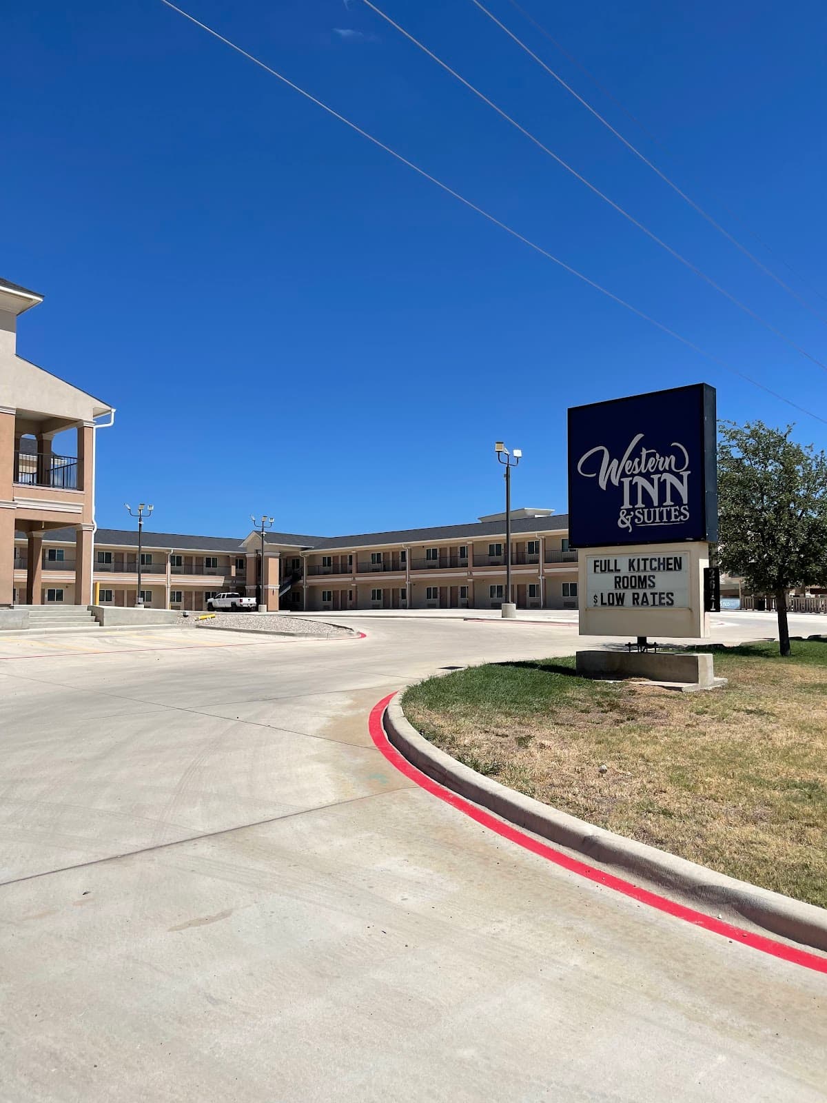Western Inn + Kitchen, Hotel in Carrizo Springs