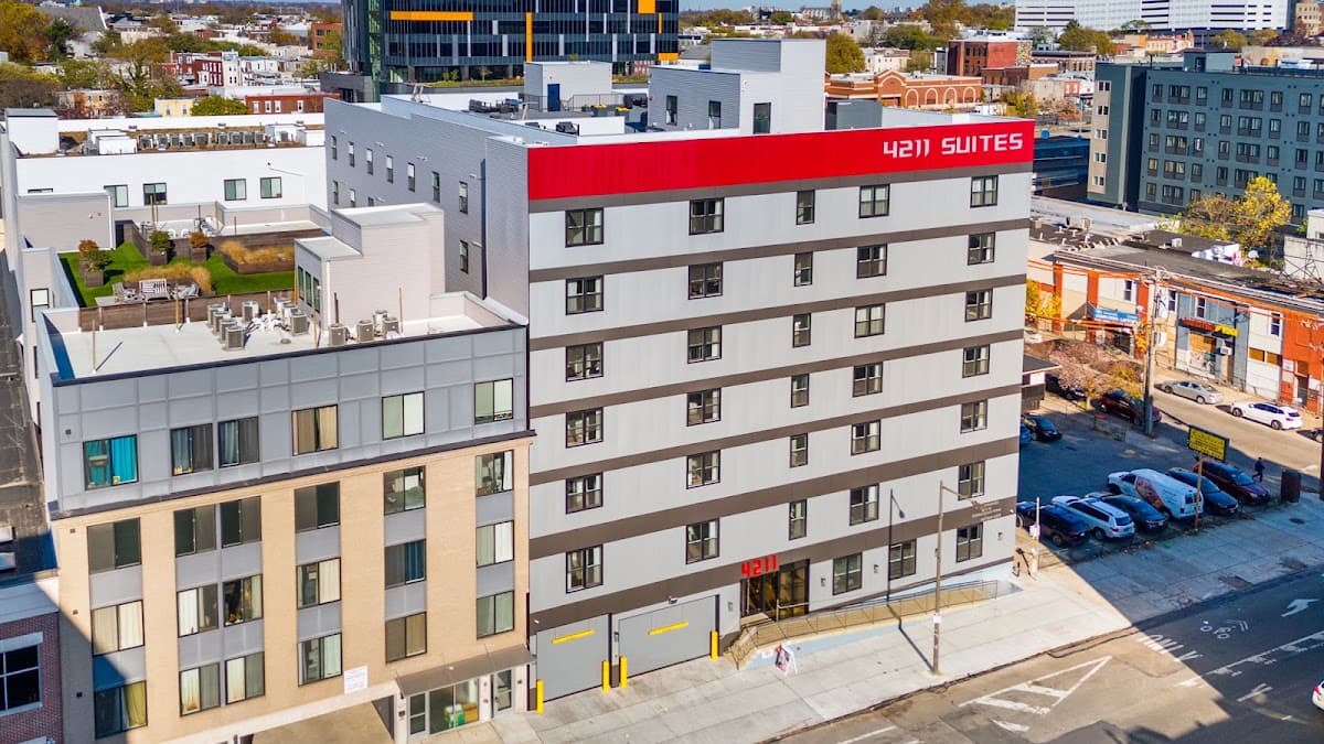 4211 Suites, Hotel in Spruce Hill