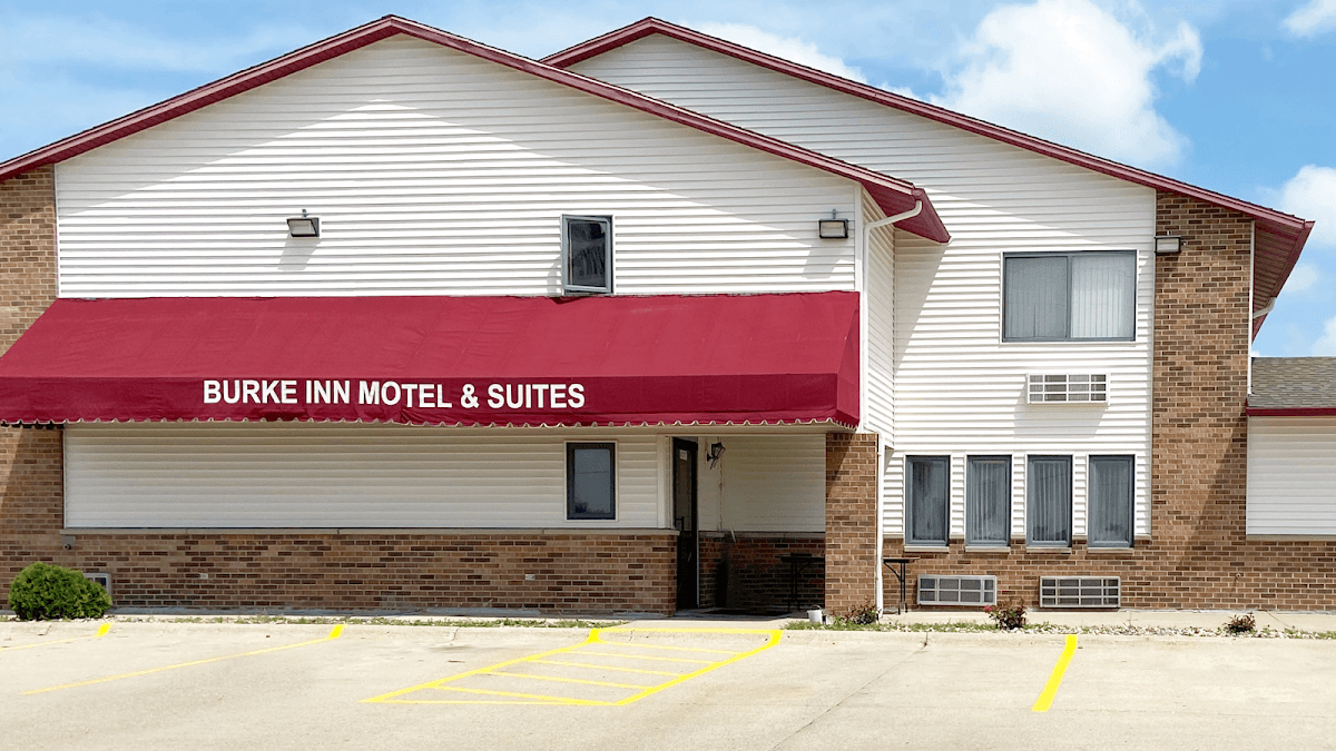 Burke Inn Motel & Suites, Motel in Carroll