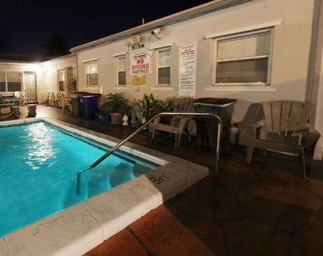 Richard's Motel Courtyard, Hotel in Hallandale Beach