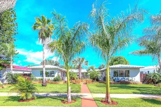 Richard’s Pet Friendly Motel, Motel in Hallandale Beach