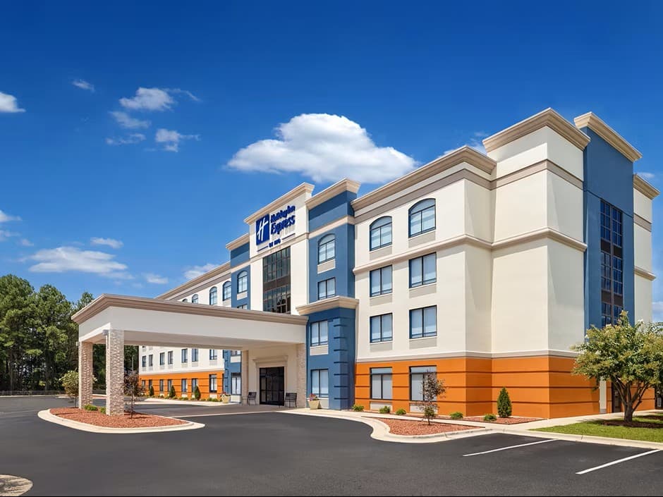 Holiday Inn Express & Suites Raleigh West – Lenovo Center by IHG, Hotel in Cary