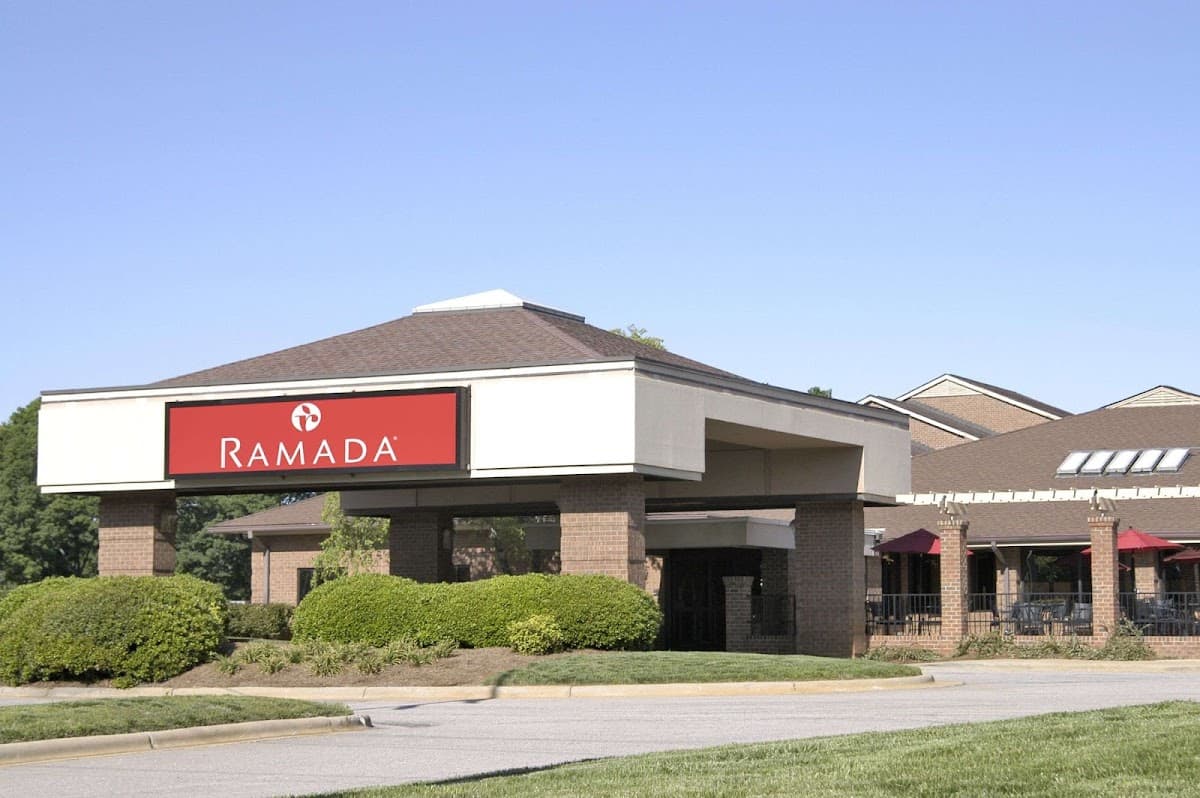 Ramada by Wyndham Raleigh, Hotel in West Raleigh