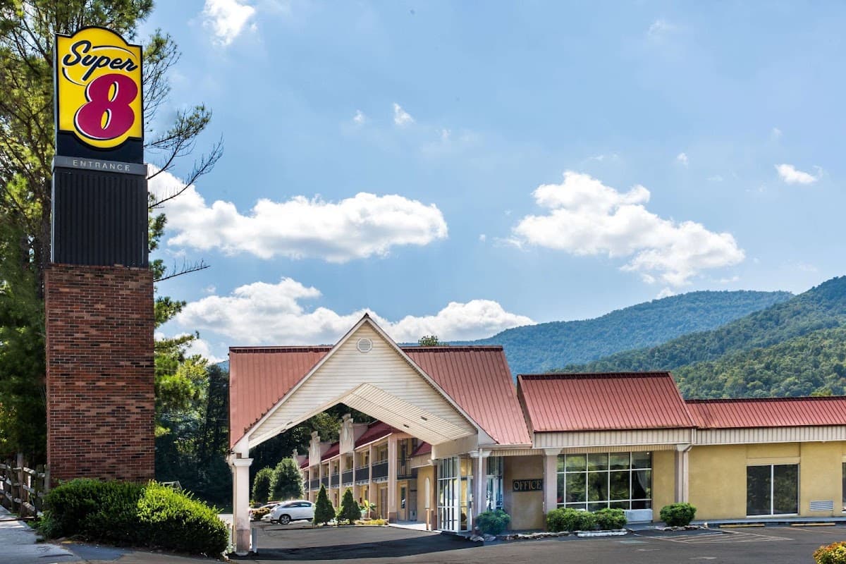 Super 8 by Wyndham Caryville TN, Hotel in Caryville