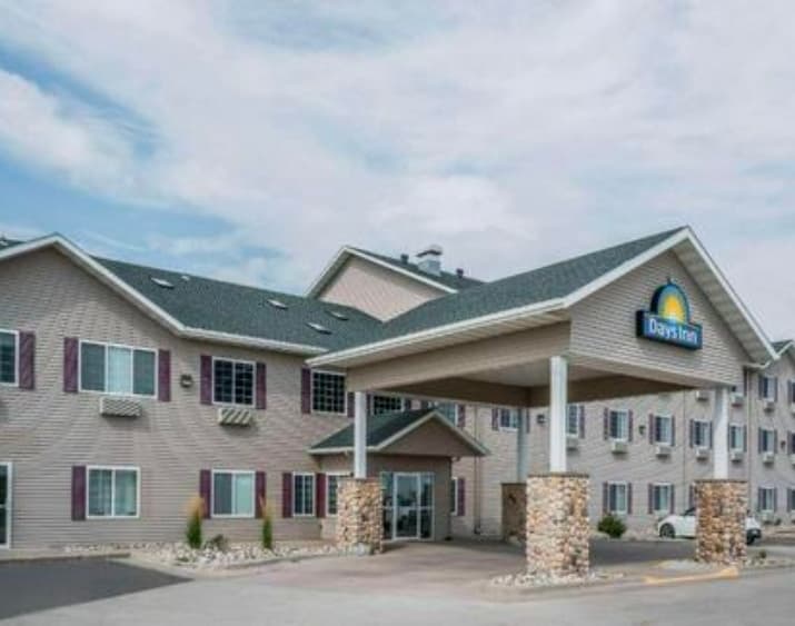 Days Inn Hotel & Governors' Waterpark, RV Park & Fitness Center, Hotel in Casselton
