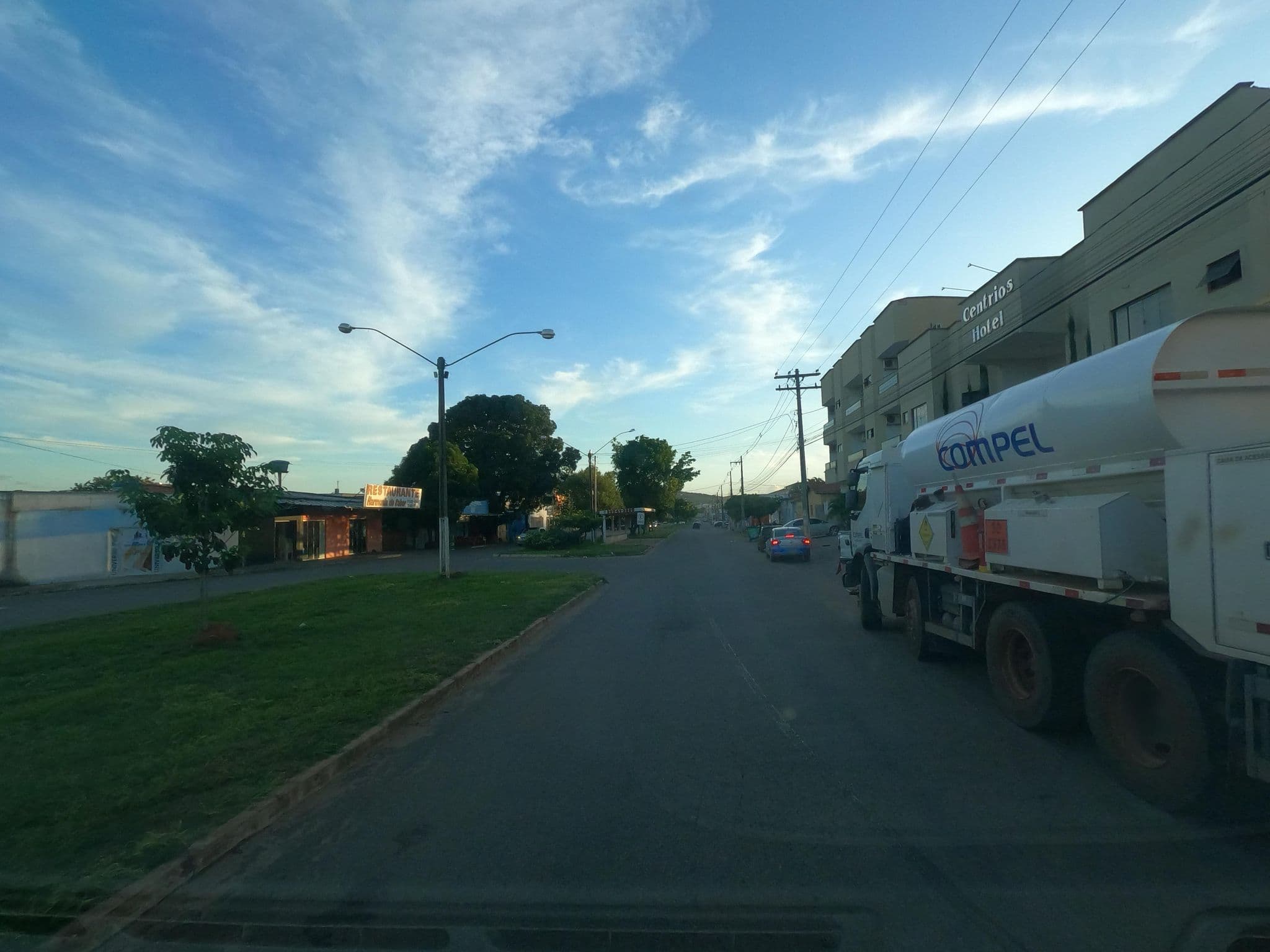 Street view near Centrios Hotel, Uruaçu — © MuitoAlemdasFronteiras (CC BY-SA · Mapillary)