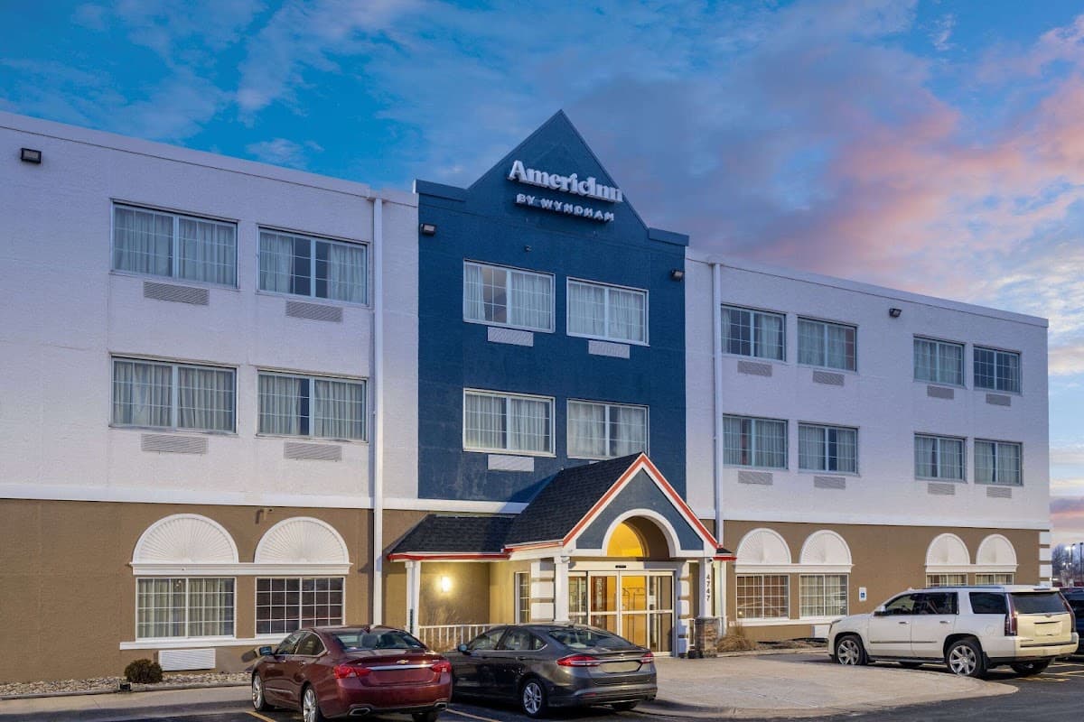 AmericInn by Wyndham Cedar Rapids North, Hotel in Marion