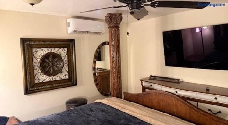 Cozy Country Easy Peasy - Entire Place, Holiday Home in Centennial Park