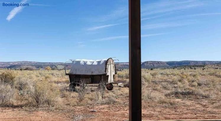 Dusty Rose The Wild West 40 Homestead - Entire Place, Holiday Home in Centennial Park