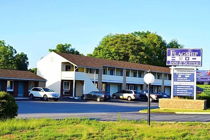 Flagship Inn & Suites, Hotel in Conning Towers-Nautilus Park