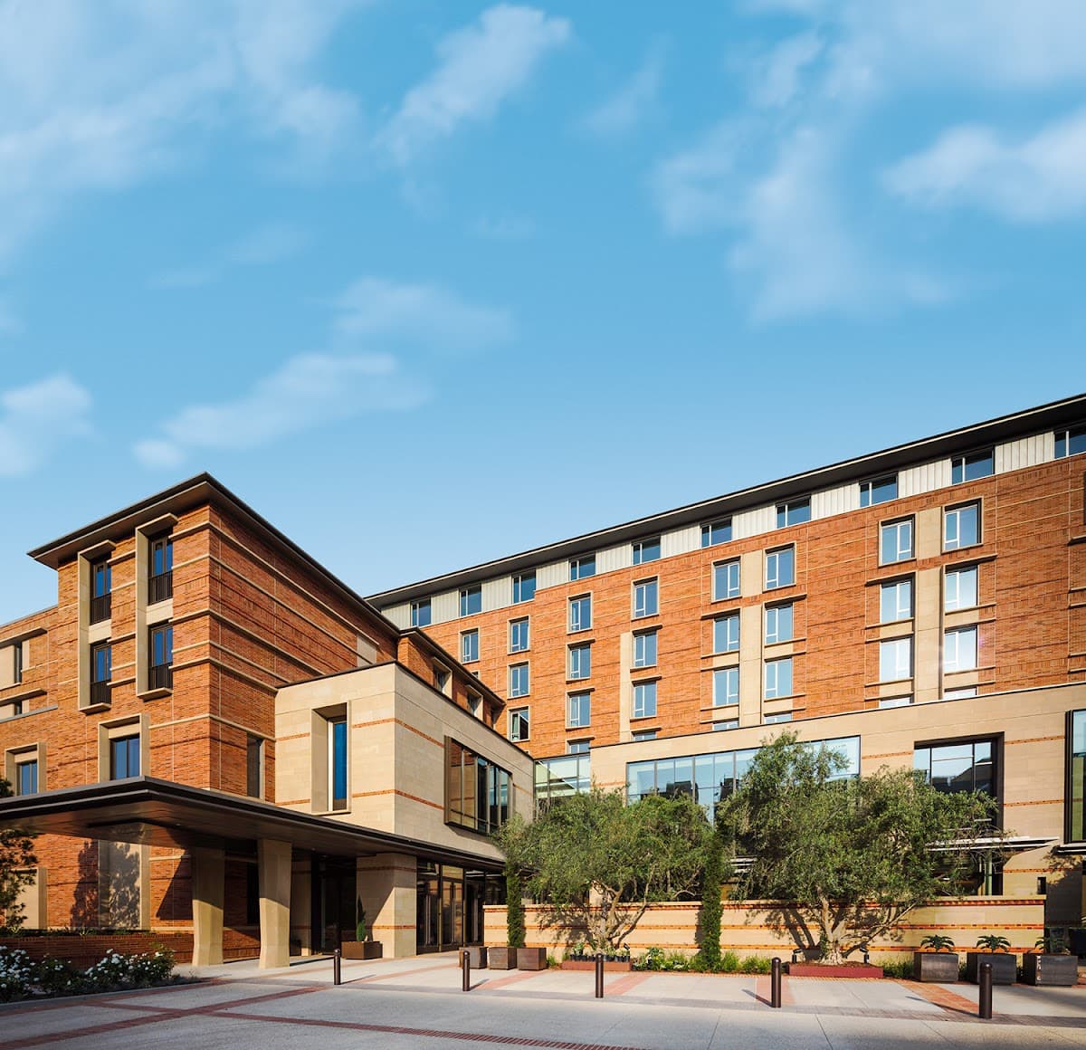UCLA Meyer and Renee Luskin Conference Center, Hotel in Century City