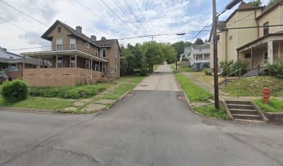 1216 Upper Meadow Ave Charleroi Pa, Hotel in Charleroi