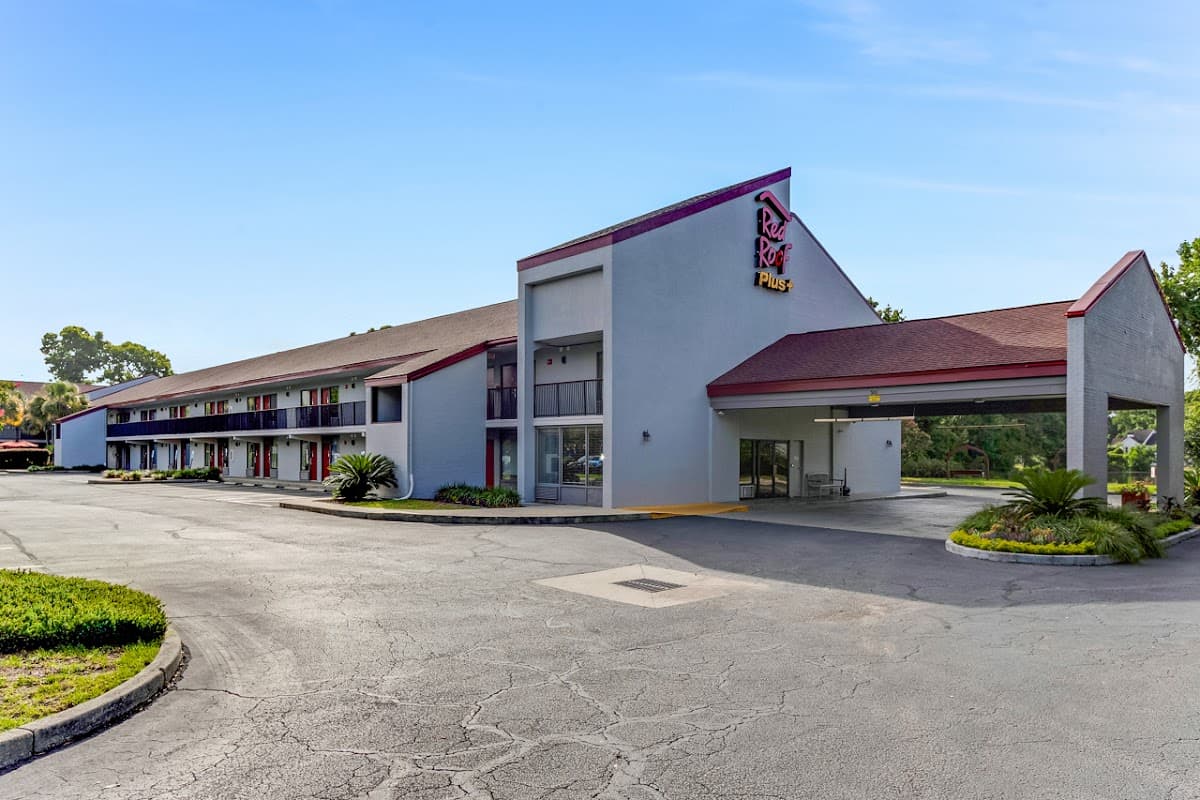 Red Roof PLUS+ Mt Pleasant - Patriots Point, Hotel in Mount Pleasant