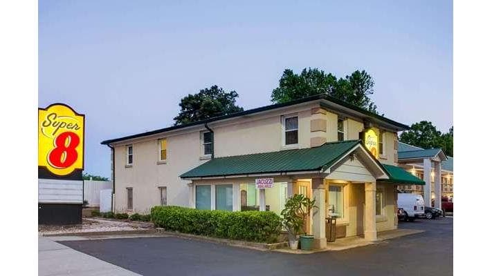 Super 8 by Wyndham Charlotte Downtown Area, Hotel in Charlotte