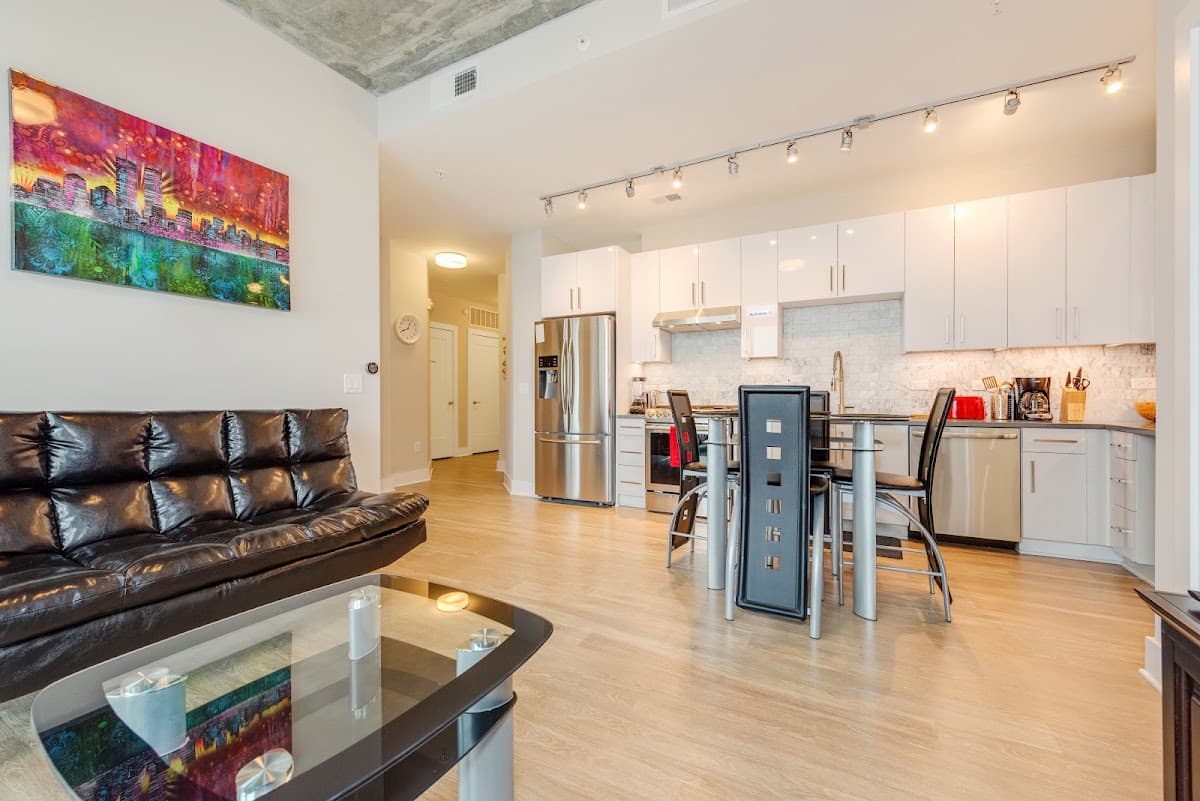 Heaven in Charlotte Furnished Apartment, Holiday Home in Charlotte