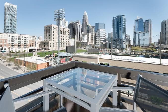 Trifecta Luxury Serviced Apartment in Uptown CLT, Aparthotel in Charlotte