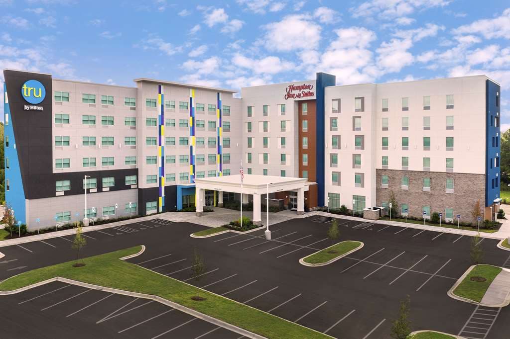 Tru by Hilton Charlotte Airport Lake Pointe, Hotel in Charlotte