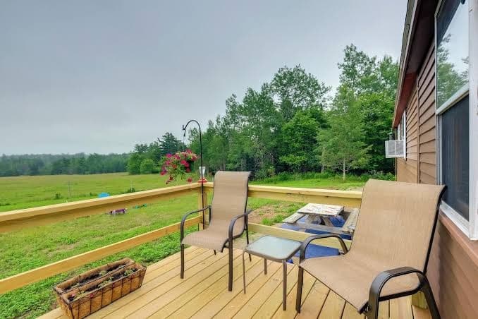 Historic Cottage on Horse Farm: Firepit & BBQ, Holiday Home in Cherryfield
